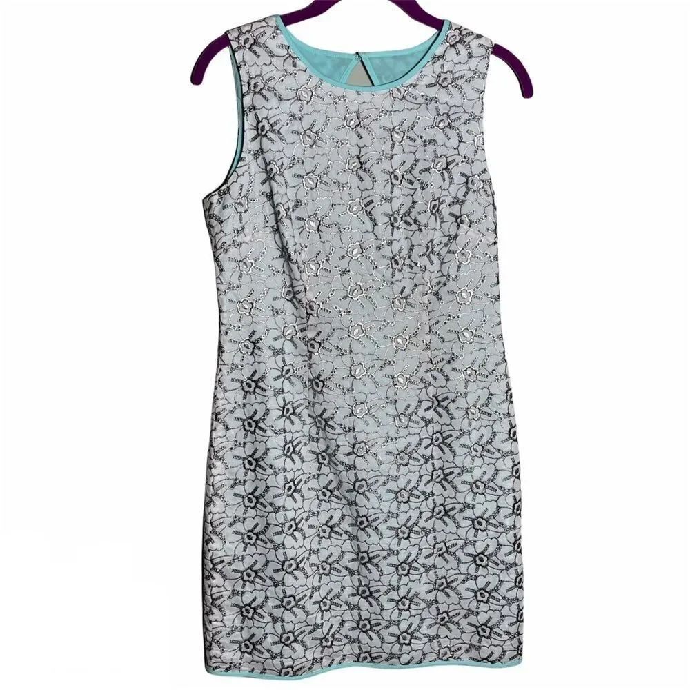 Donna Morgan cocktail dress keyhole back silver metallic embroidered design 4